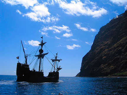  columbus-ship.jpg 