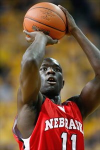 Basketball player shoots free throw