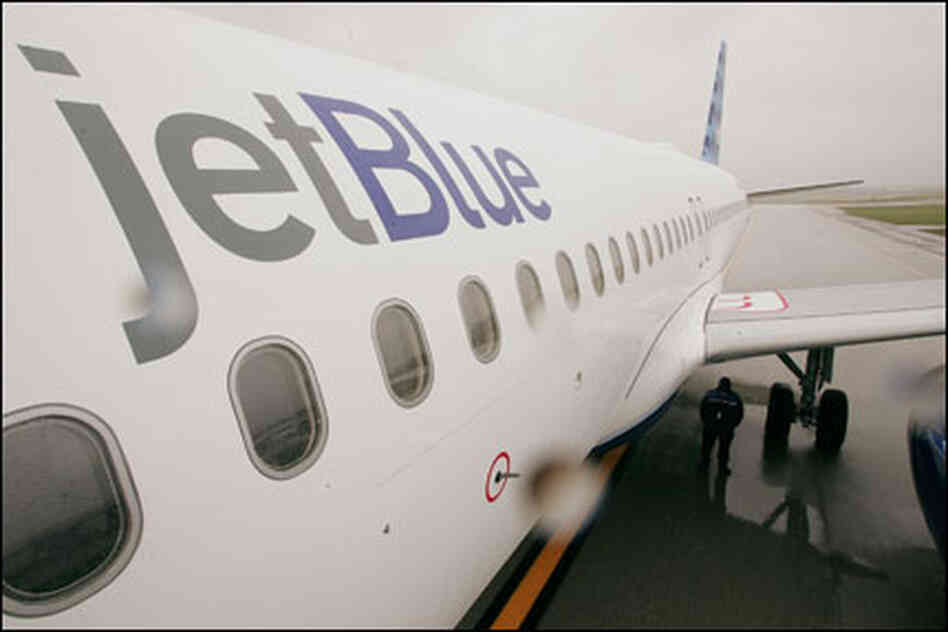 jetblueplaneohare.jpg jetblueplaneohare.jpg