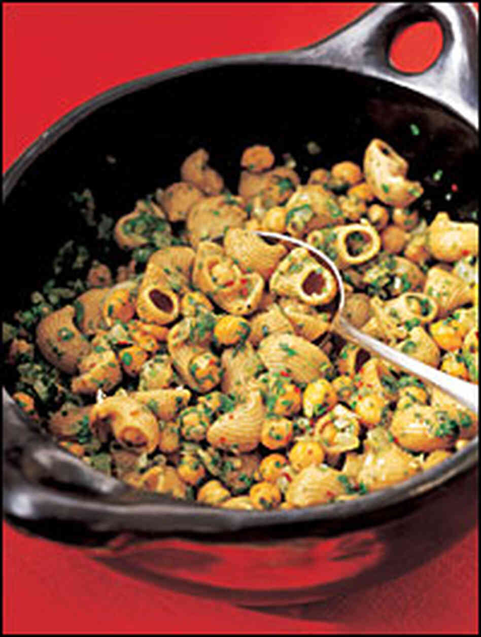 Pasta and Chickpeas with Plenty of Parsley and Garlic Pasta and Chickpeas with Plenty of Parsley and Garlic