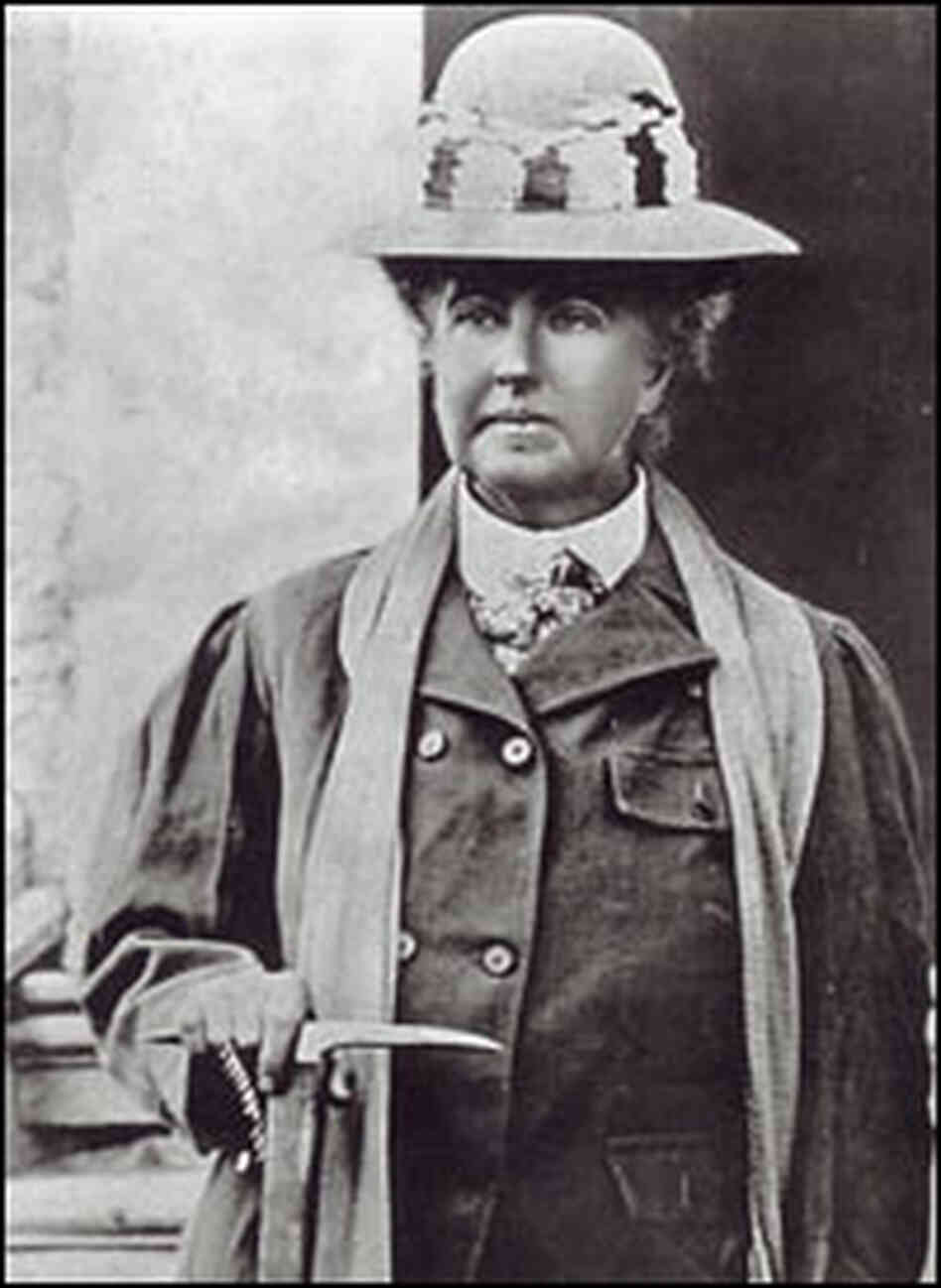 A portrait of Fanny Bullock Workman in September 1910.