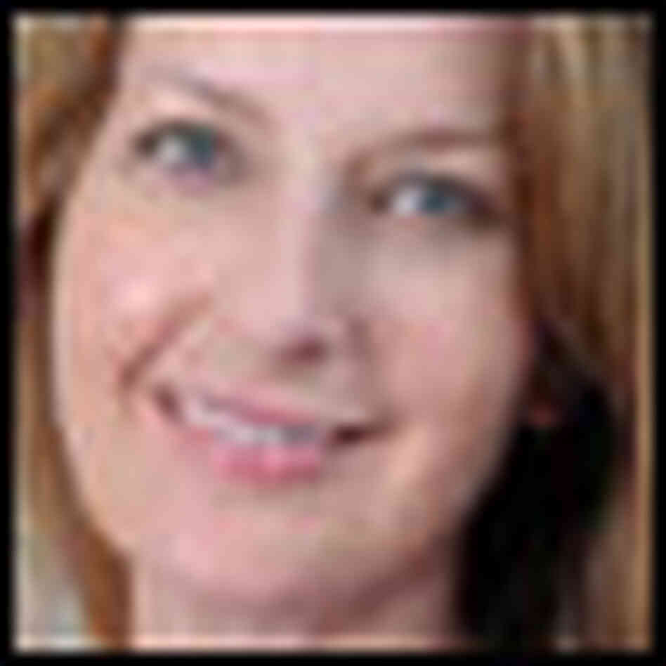 Sarah Pekkanen thumbnail image Sarah Pekkanen thumbnail image