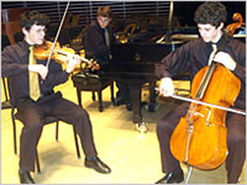 Gray Charitable Trust Piano Trio Gray Charitable Trust Piano Trio