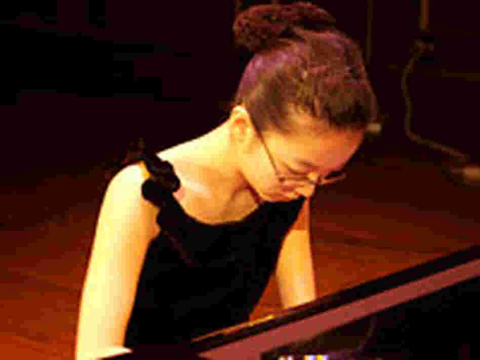 Pianist Stella Wong Pianist Stella Wong