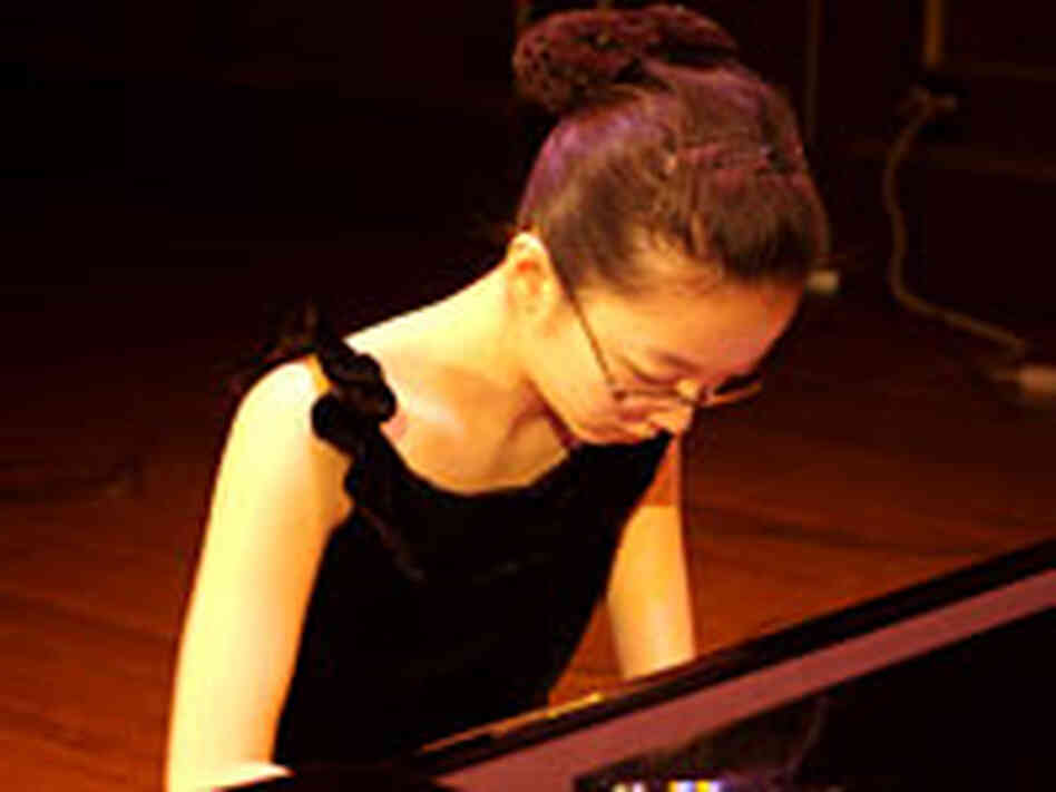 Pianist Stella Wong Pianist Stella Wong