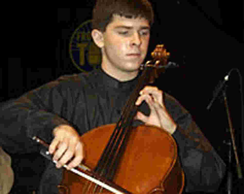 Cellist Ben Lash