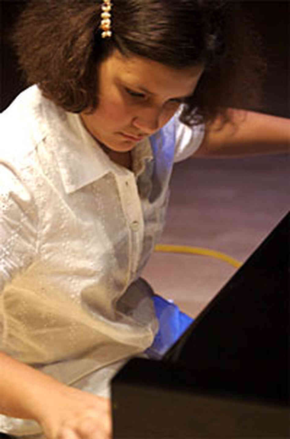 Ukrainian pianist Dasha Bukhartseva Ukrainian pianist Dasha Bukhartseva