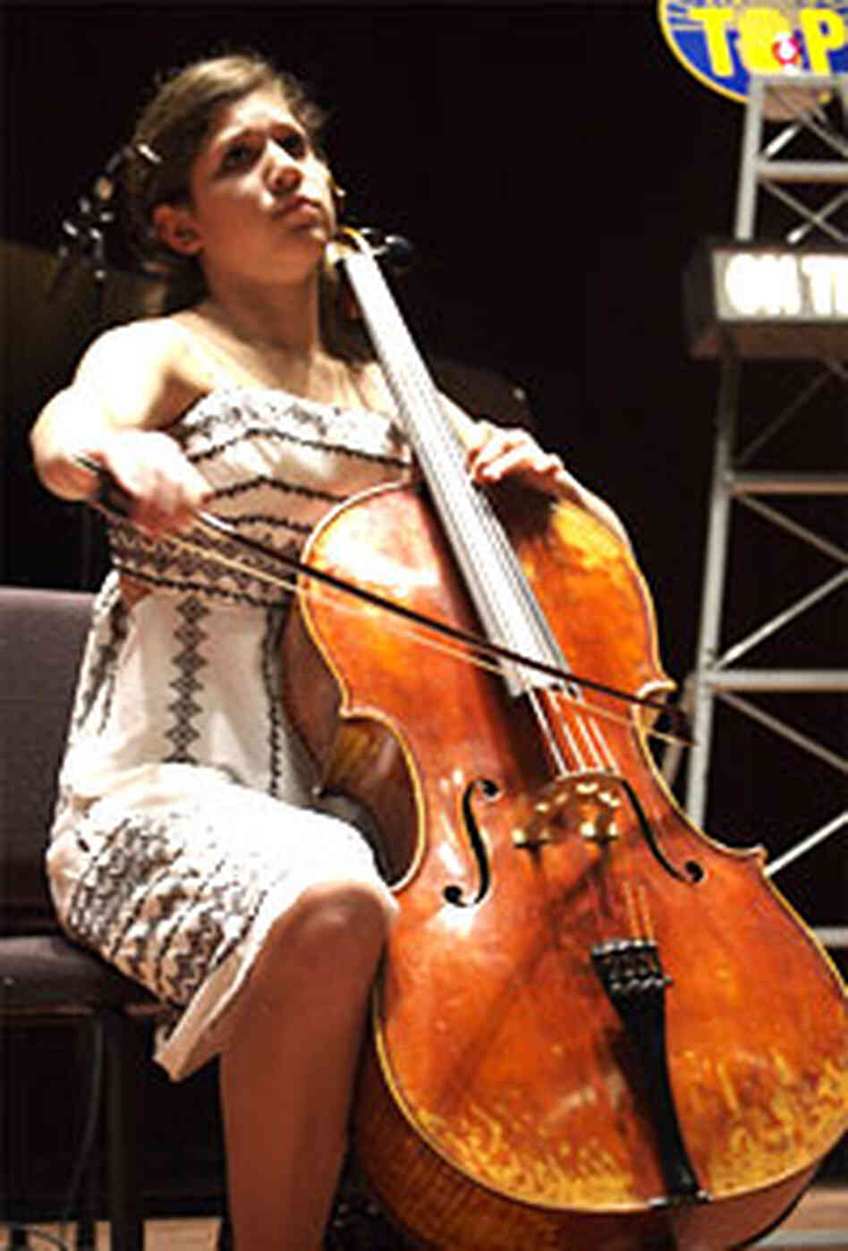 Cellist Jennie Brent Cellist Jennie Brent