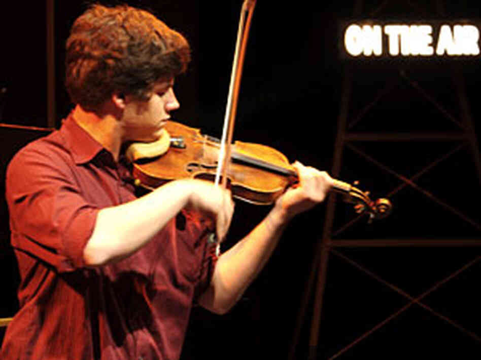 Violinist Anthony Bracewell