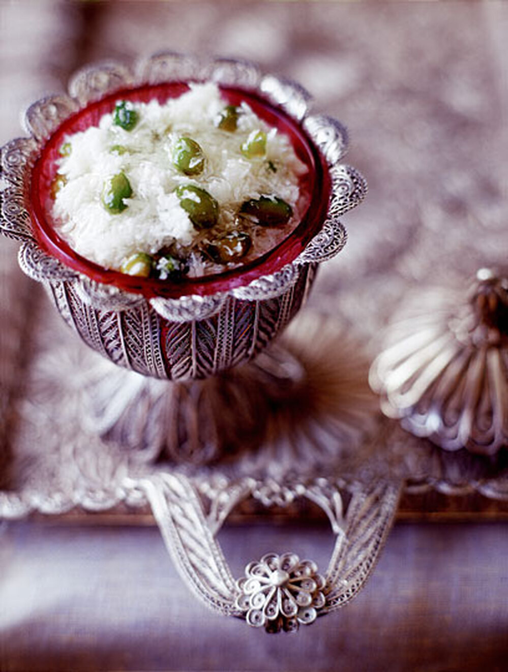 Helou Hindi (Candied Coconut with Pistachios)