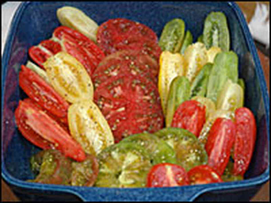 Quinoa And Heirloom Tomato Salad With Garlic Pesto Quinoa And Heirloom Tomato Salad With Garlic Pesto