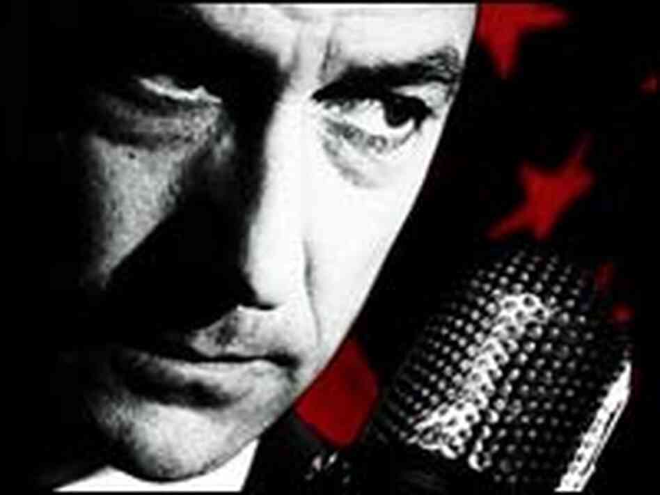 David Straitharn as Edward R. Murrow David Straitharn as Edward R. Murrow