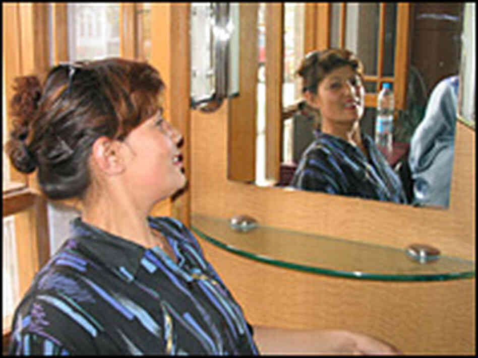 Hanifa, beauty school student Hanifa, beauty school student