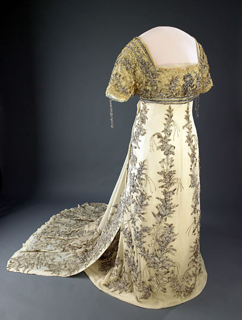 Helen Taft’s 1909 inaugural ball gown.