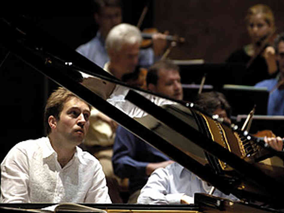 Pianist Leif Ove Andsnes Pianist Leif Ove Andsnes