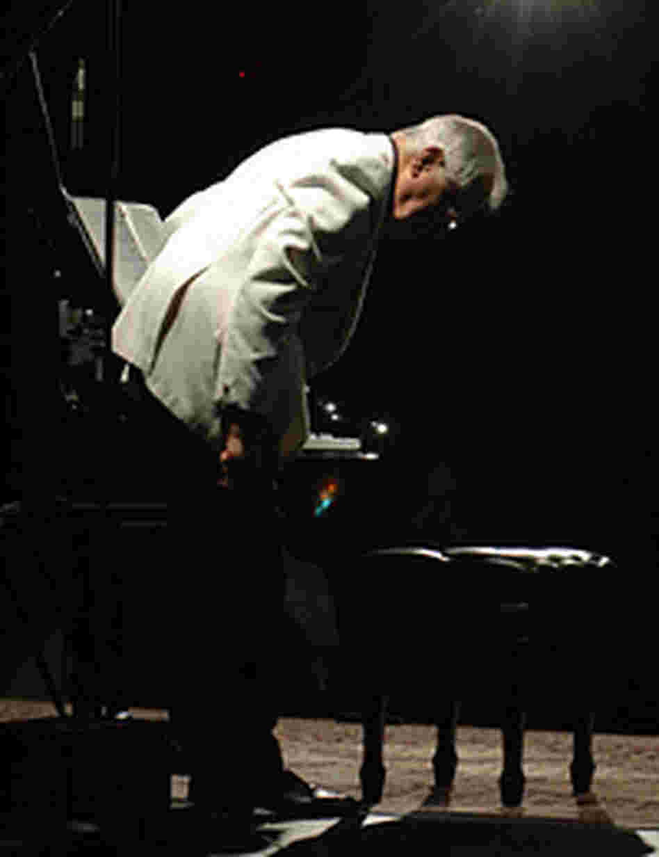 Gary Graffman takes a bow at the Music@Menlo Festival. Gary Graffman takes a bow at the Music@Menlo Festival.