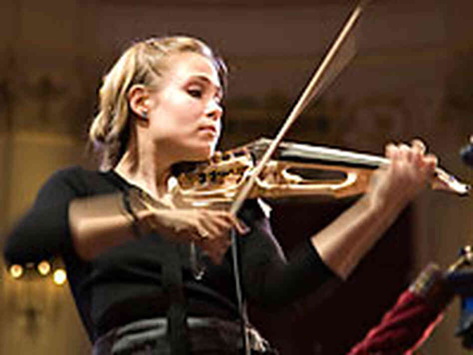 Violinist Leila Josefowicz Violinist Leila Josefowicz