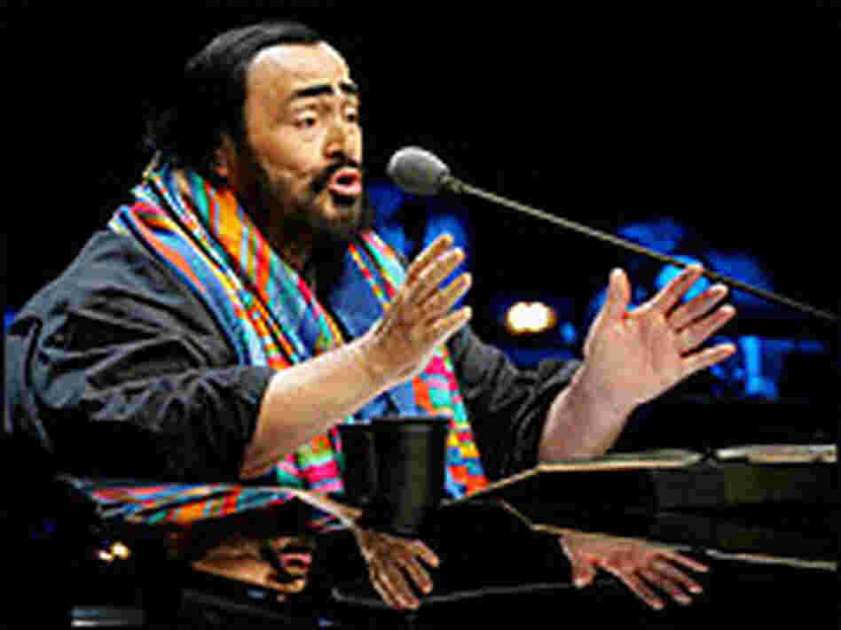 Pavarotti in concert in China