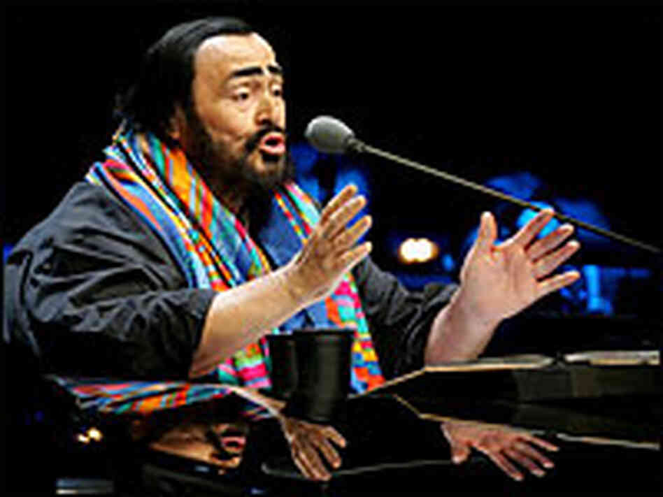 Pavarotti in concert in China