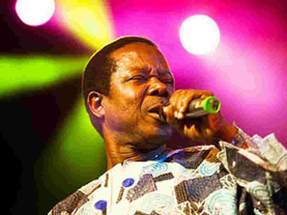 King Sunny Ade Performs King Sunny Ade Performs