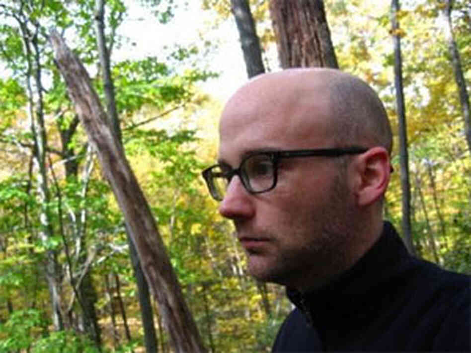 Inspired by a speech by director David Lynch, Moby left the studio for his bedroom. Inspired by a speech by director David Lynch, Moby left the studio for his bedroom.