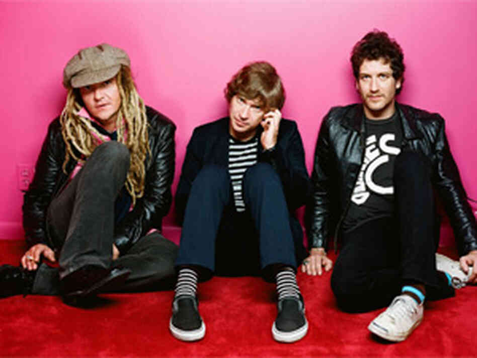 Nada Surf 300