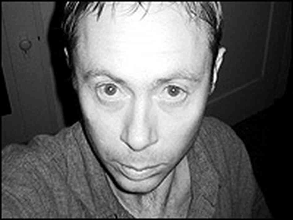 As a solo act, guitarist Mick Turner expertly emulates his band, Dirty Three. As a solo act, guitarist Mick Turner expertly emulates his band, Dirty Three.