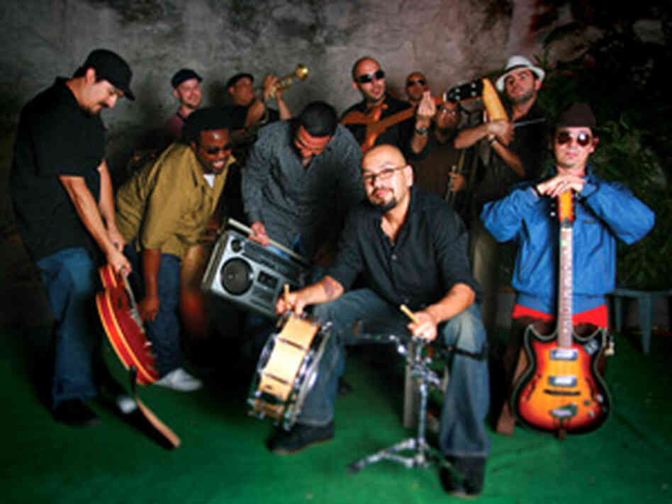Grupo Fantasma 300 Grupo Fantasma 300