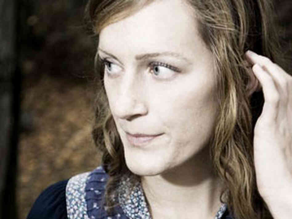Laura Gibson 300 Laura Gibson 300
