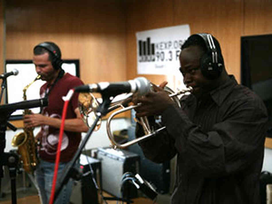Occidental Brothers (300) Occidental Brothers (300)