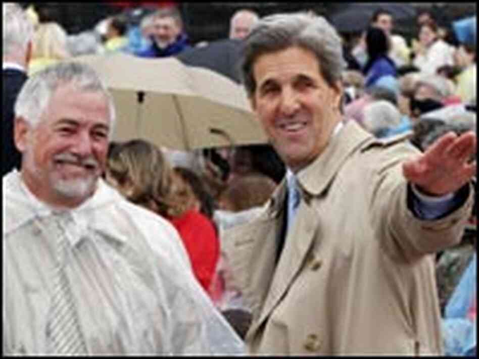 John Kerry and an audience member at the dedication of the Bill Clinton presidential library John Kerry and an audience member at the dedication of the Bill Clinton presidential library