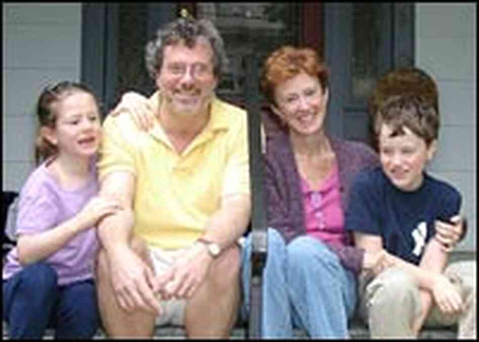 Marjorie Williams, Timothy Noah, and their children Alice and Will Noah 