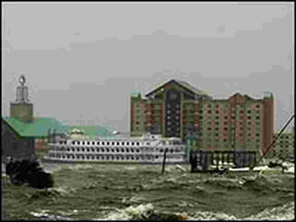 Surging waters of Lake Charles surround the Isle of Capri Casino as Hurricane Rita hits Lake Charles
