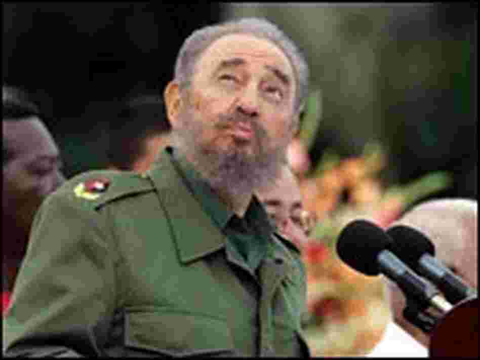 Fidel Castro looks skyward. Fidel Castro looks skyward.