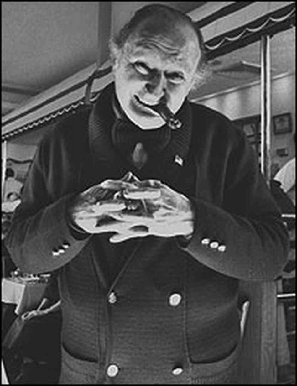 Al Lewis, cigar in mouth, at his Greenwich Village restaurant, Grampa's, in 1988. 