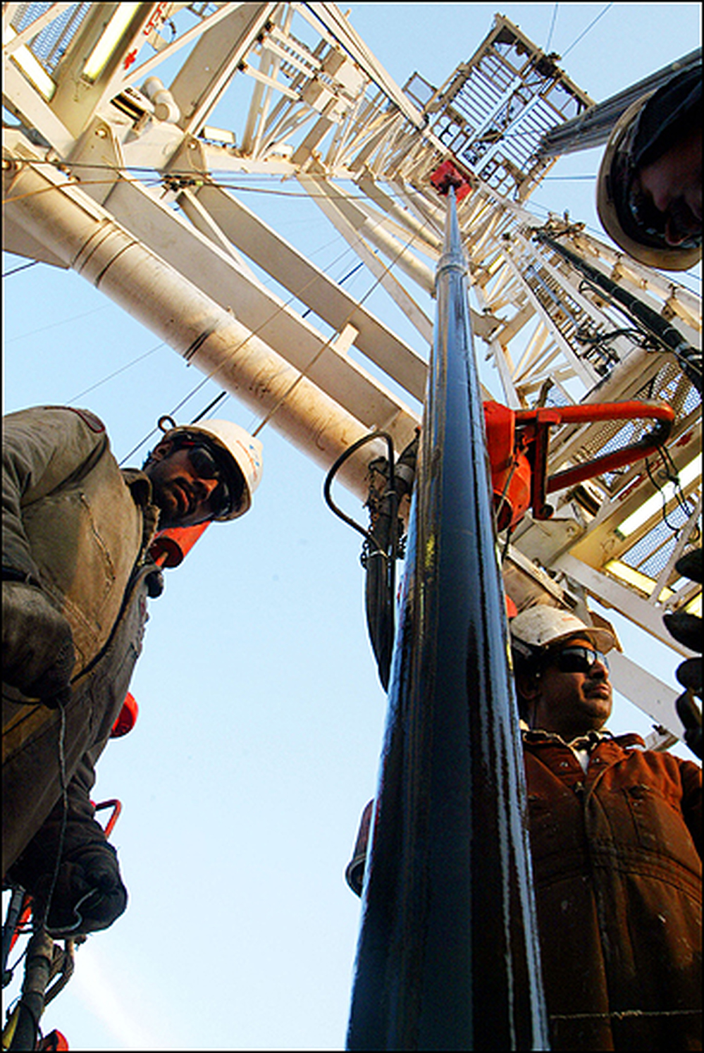 A Kuwait Oil Company drilling rig operates on the northern border with Iraq.