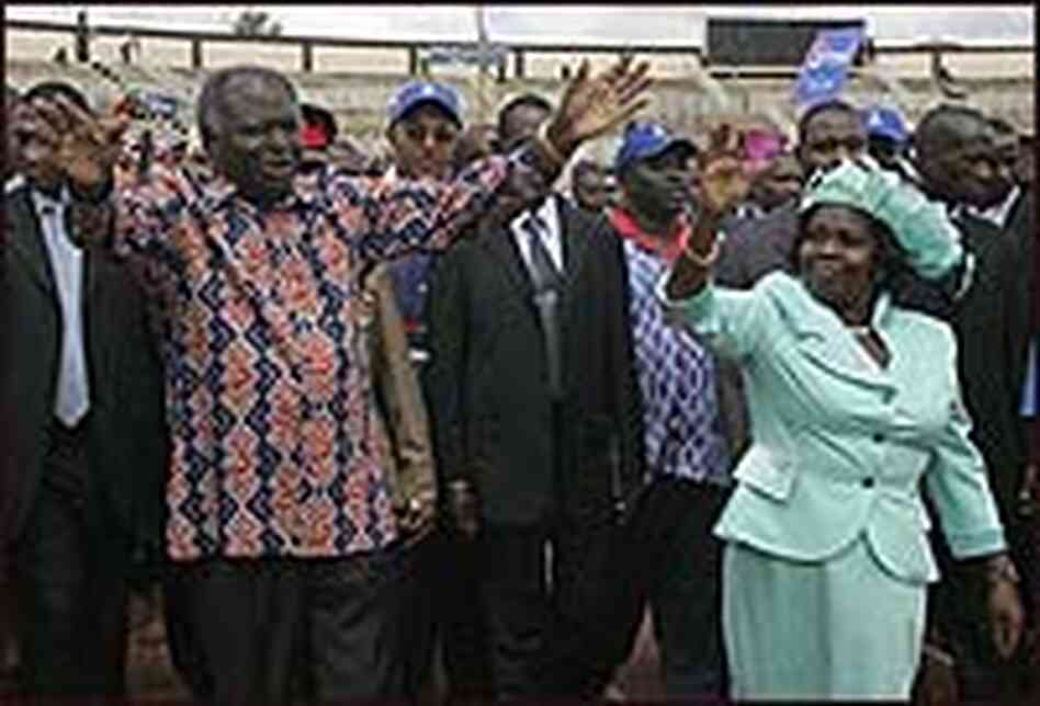 Kenya President Mwai Kibaki and his wife, Lucy Kenya President Mwai Kibaki and his wife, Lucy