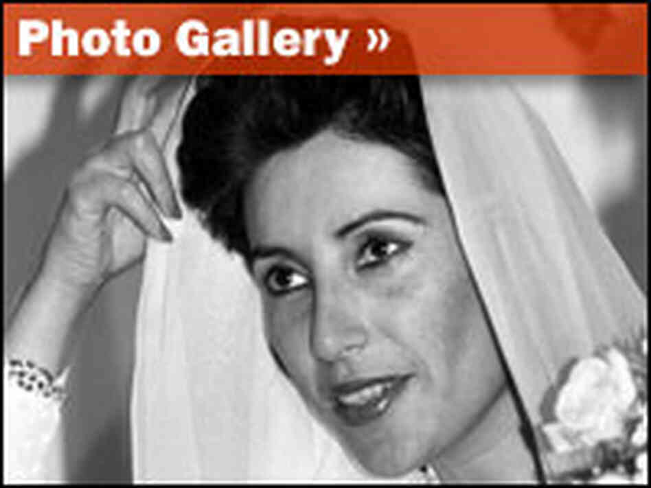 Photo Gallery: Benazir Bhutto, 1953-2007