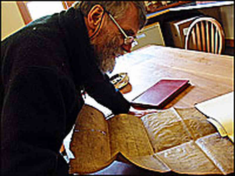 Charlie Cogbill reads a lotting map