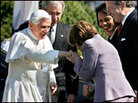 Speaker of the House Nancy Pelosi kisses the papal ring. Credit: Chip Somodevilla/Getty Images.