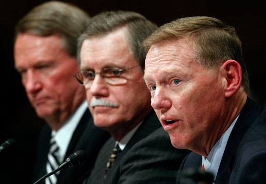Ford CEO Alan Mulally, UAW President Ron Gettelfinger and GM CEO Rick Wagoner appear before a panel.