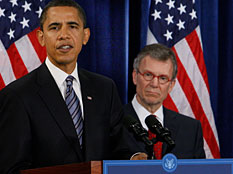 President-elect Barack Obama stands with Health and Human Services Secretary-designate, former Senate Majority Leader Thomas Daschle, Thursday, Dec. 11, 2008, during a news conference in Chicago. Credit: Charles Dharapak/AP