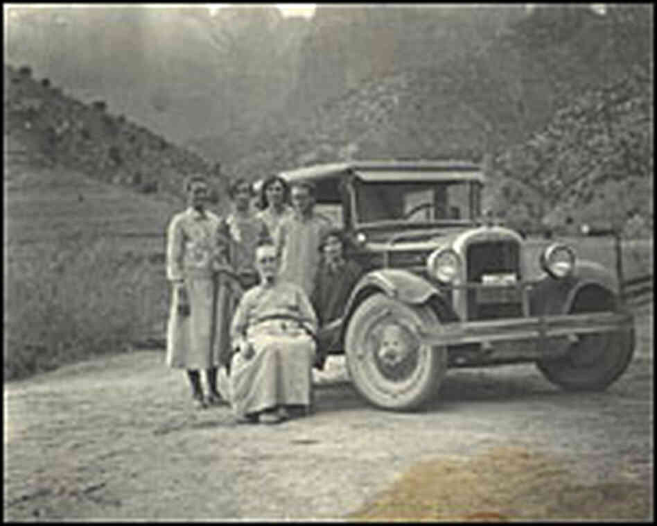 Carnelia Gifford Crawford and her daughters.