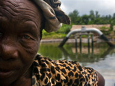 A woman in Nigeria's oil-rich Niger Delta. Credit: Ed Kashi