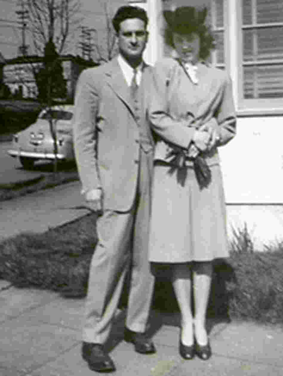 Tom and Lois DeDomenico in San Francisco shortly after their marriage. Tom and Lois DeDomenico in San Francisco shortly after their marriage.