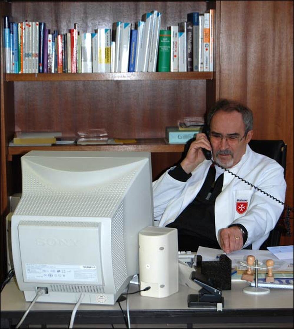 Dr. Herbert Breker