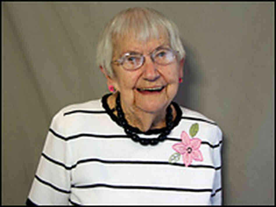 Betty Jenkins came to StoryCorps in Cincinnati with her niece, Kelly Lin. Betty Jenkins came to StoryCorps in Cincinnati with her niece, Kelly Lin.