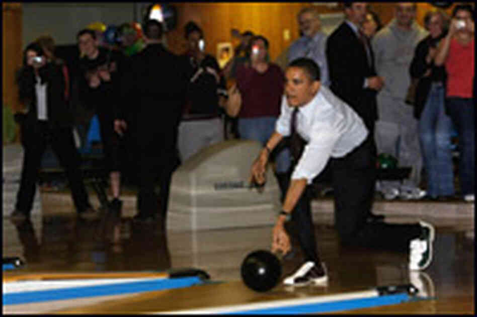 Illinois Sen. Barack Obama browls in Pennsylvania. Illinois Sen. Barack Obama browls in Pennsylvania.