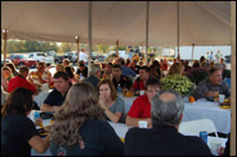 Residents attend a dinner for the local Chamber of Commerce. Residents attend a dinner for the local Chamber of Commerce.
