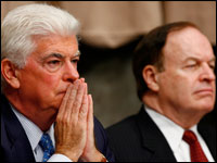Chris Dodd and Richard Shelby listen to Henry Paulson and Ben Bernanke